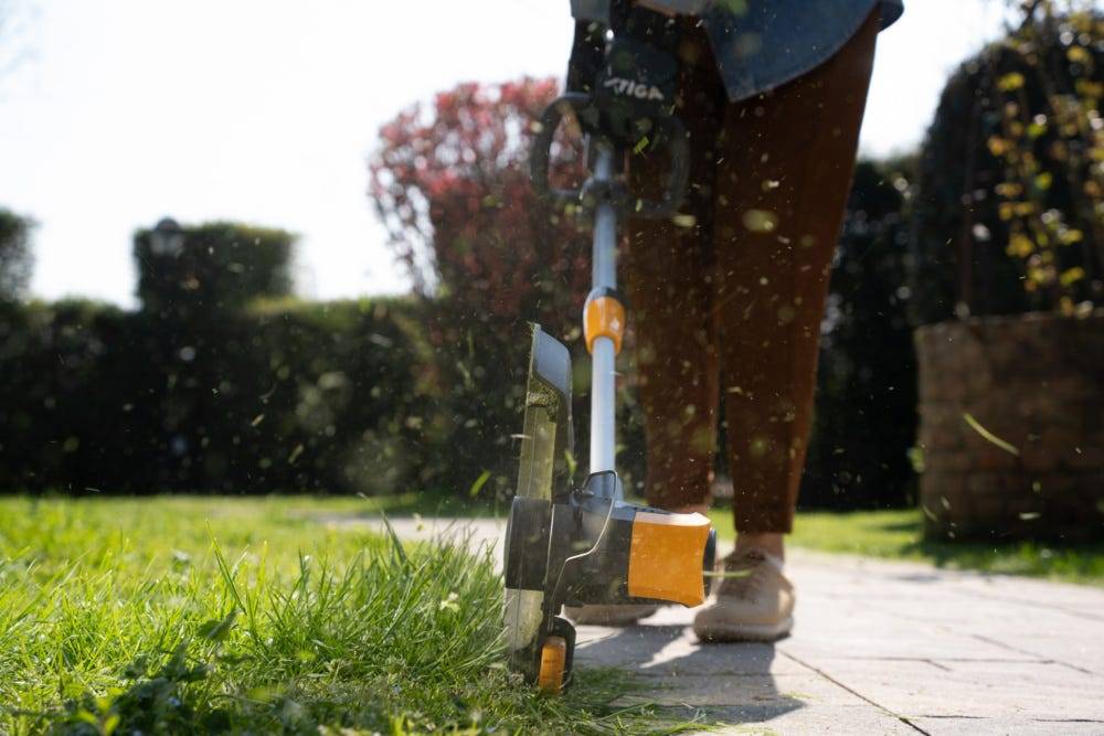 Stiga - GT 500e Trimmer sans fil - Puissant et silencieux, batterie 48V 4 Ah, tête Tap&amp;Go à double fil, poignée et manche réglables, plateau-STIGA - Image 6