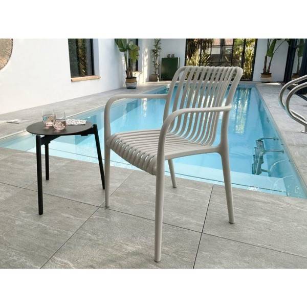 Lot de 2 fauteuils de jardin empilables en Polypropylène - Sable - TIAGO - Image 6
