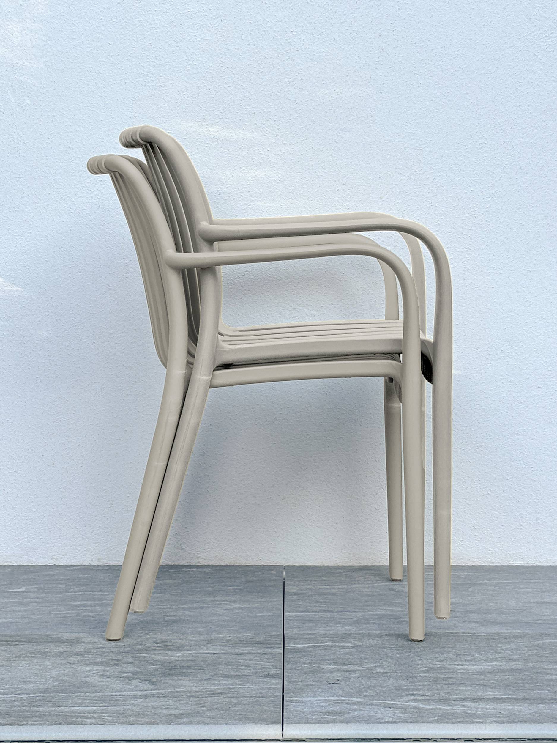 Lot de 2 fauteuils de jardin empilables en Polypropylène - Sable - TIAGO - Image 4