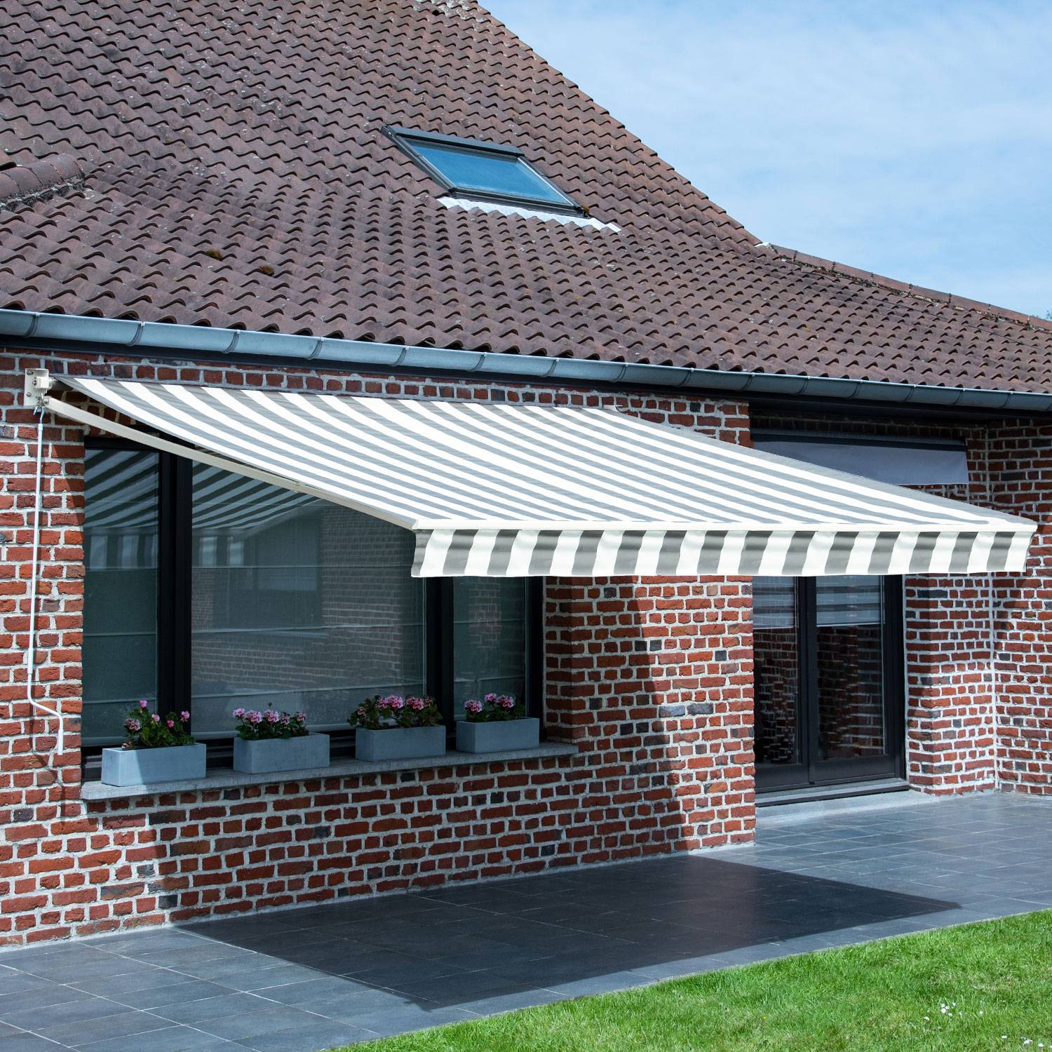 Happy Garden - Store banne SAULE 2,5 × 2m - Toile rayée blanche/grise et structure blanche - HAPPY GARDEN - Imagen 4