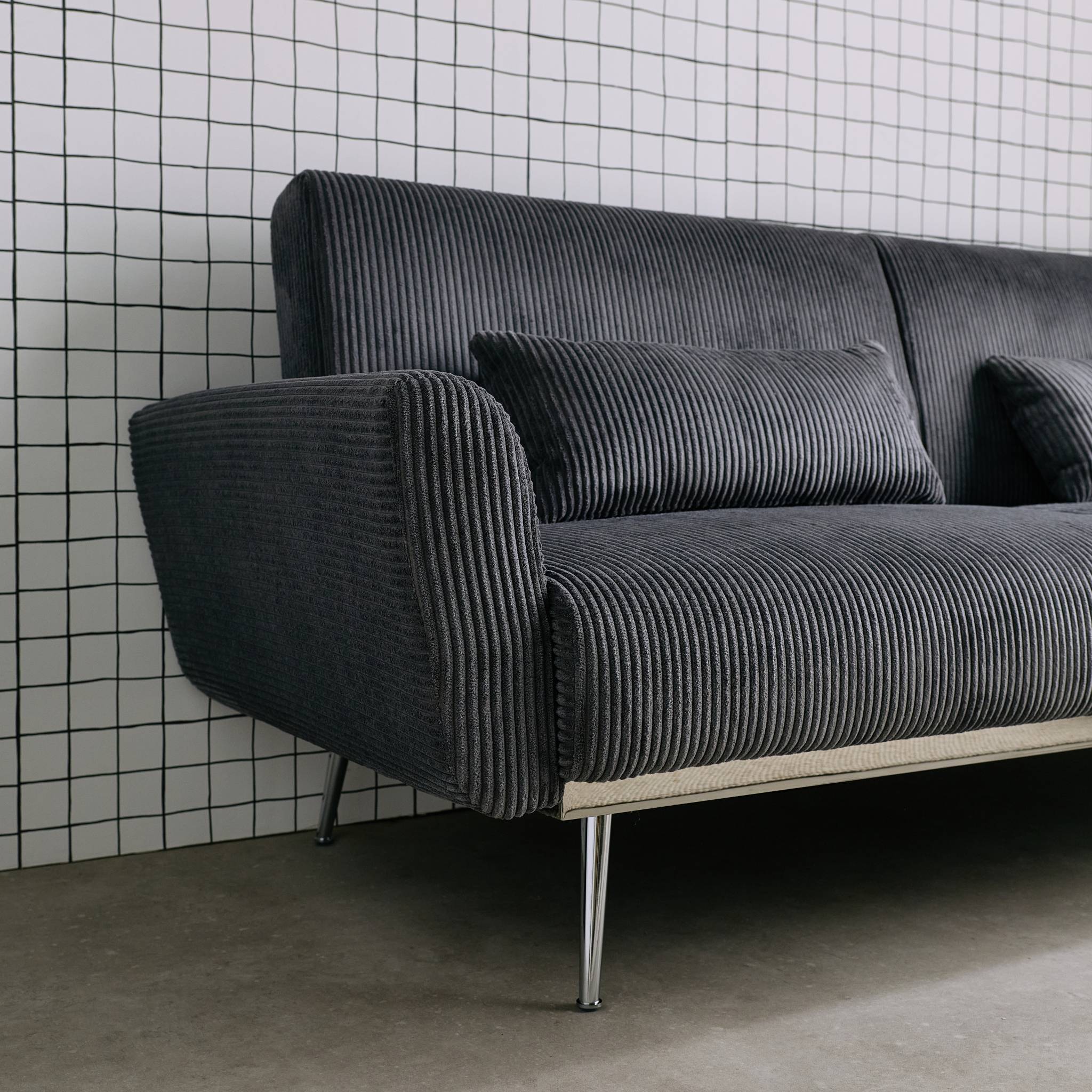 Canapé convertible design en velours côtelé gris foncé - Oskar - 3 places scandinave droit avec pieds métal chromé | sweeek - Image 4