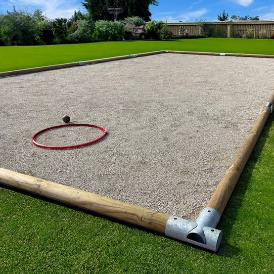 Trigano Jardin - Terrain de pétanque boulodrome en kit 12,15 m x 4,85 m - Image 1