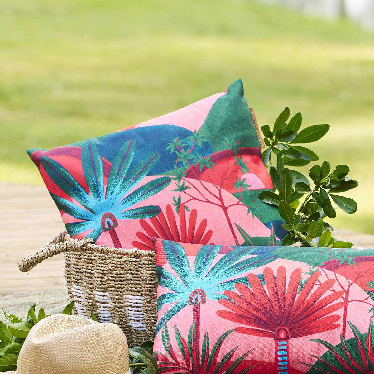 Hesperide - Coussin déco d'extérieur "Maoria" motif jungle 40 x 40cm en polyester Hespéride