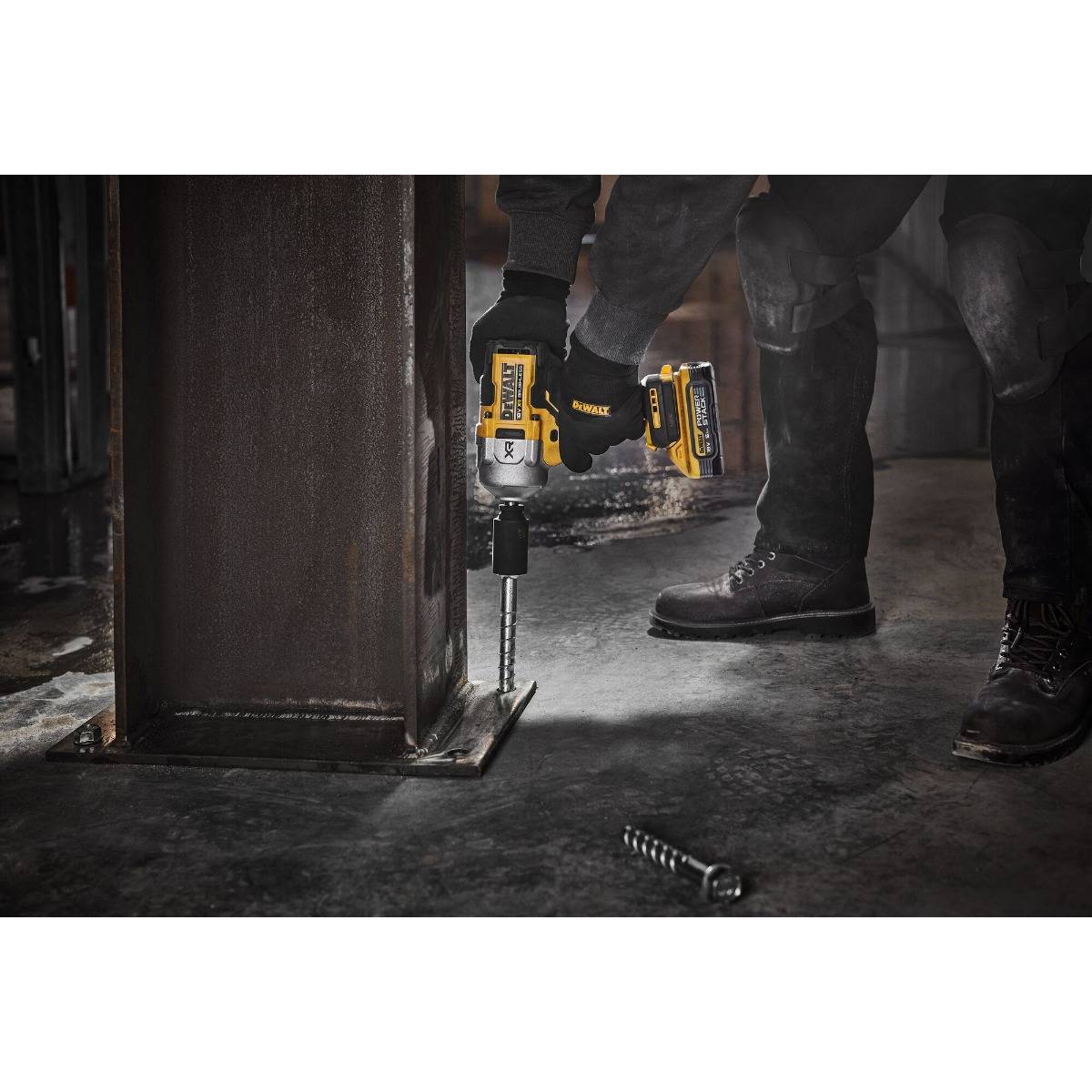 Clé à chocs 18V XR 1/2' - DEWALT - avec 2 batteries 5 Ah - chargeur - coffret - DCF961H2T-QW - Image 2