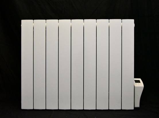 Deltacalor radiateur électrique en aluminium à inertie fluide Milan 1800W, équipé d'un thermostat digital programmable - Image 2
