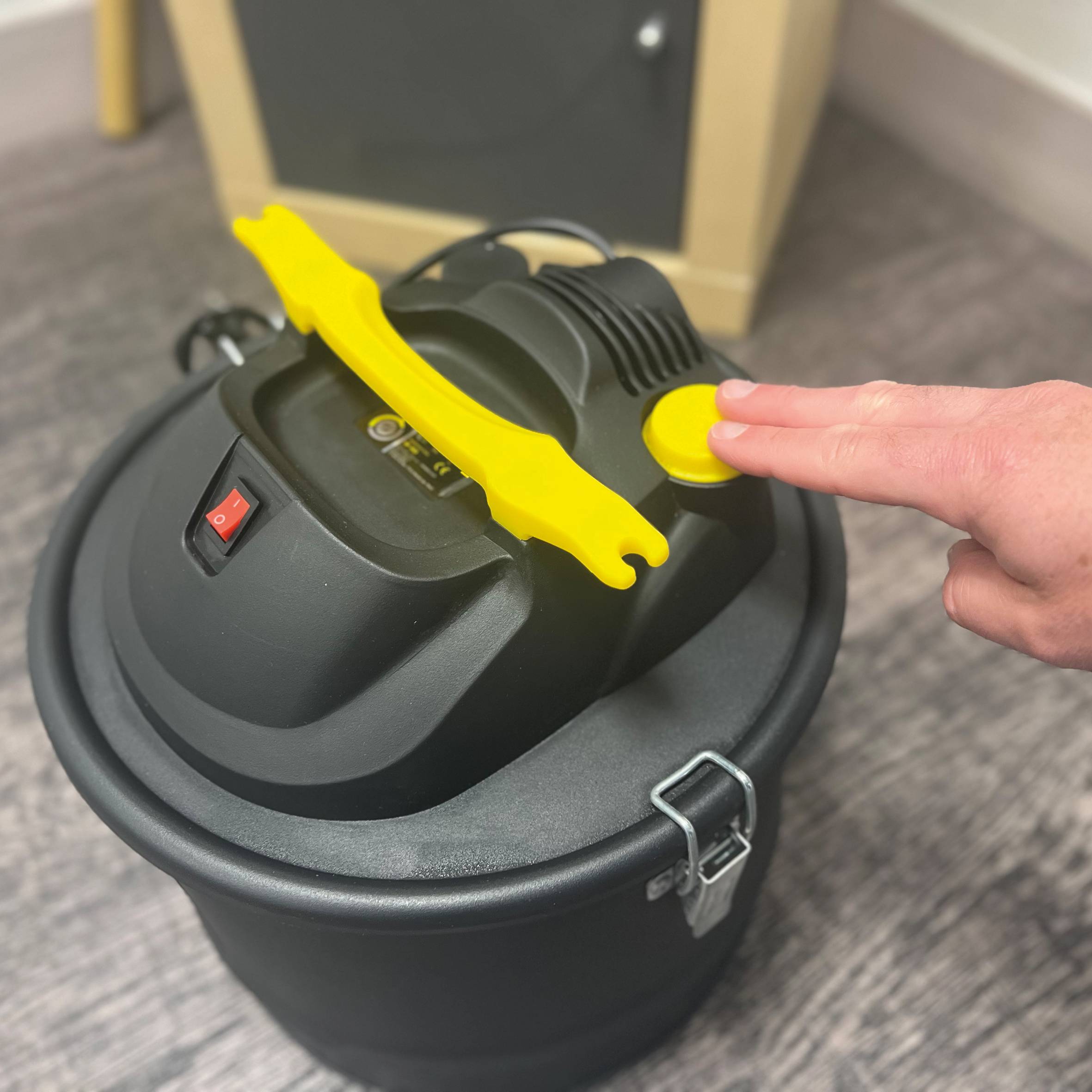 Vide cendres à décolmatage 1000W spécial granulés  FARTOOLS - Imagen 2