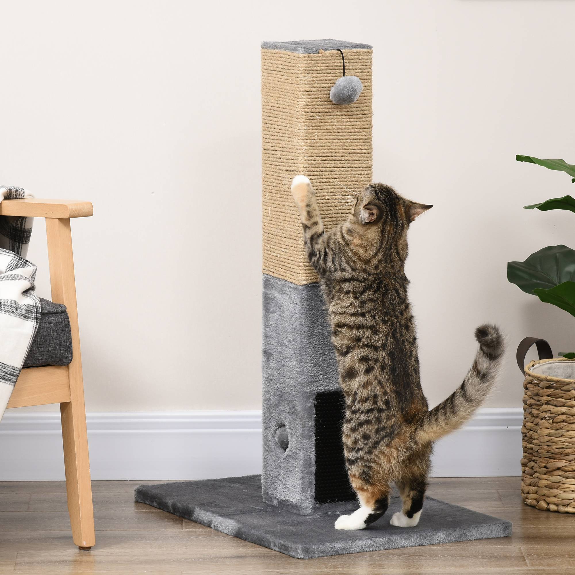 Poteau à gratter chat jute peluche balles jouet brosses toilettage 59x79cm gris - ComfortXL Outdoor Living - Image 3
