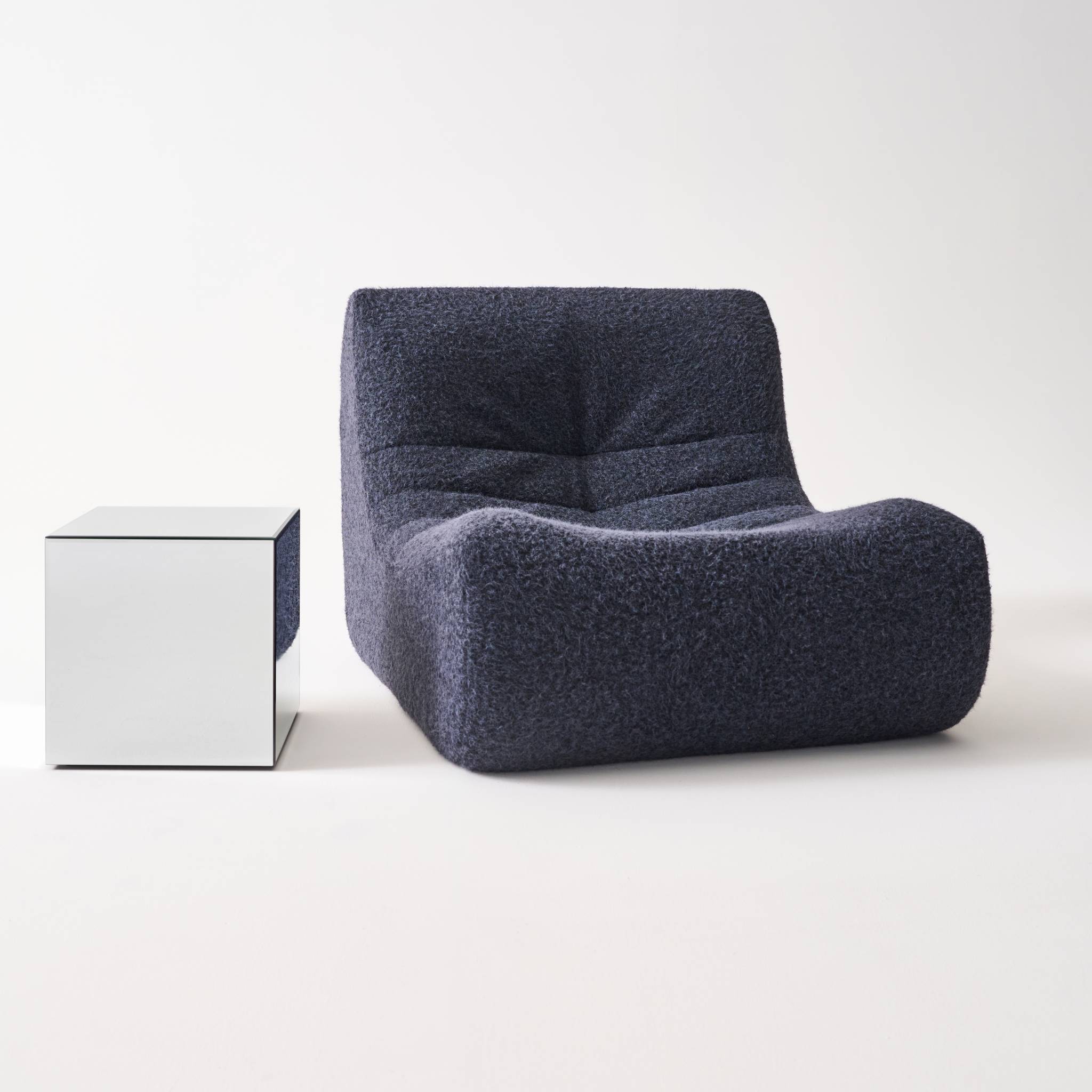 Table cubique miroir transparent. bout de canapé. table d'appoint cube ...