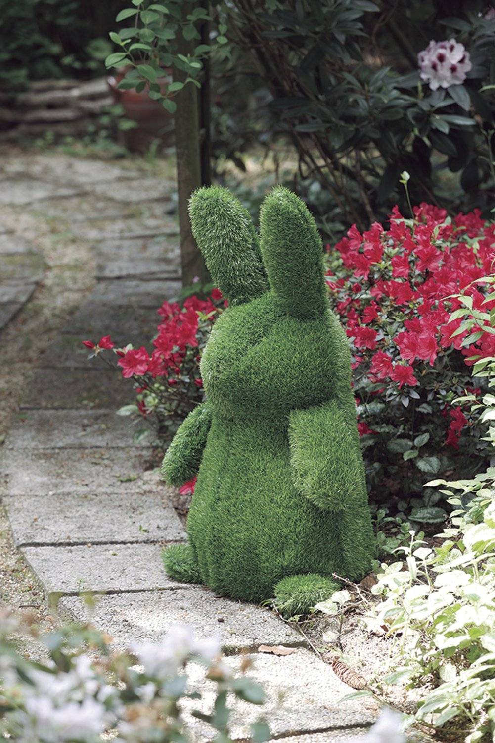 Nortène - Lapin décoratif en gazon synthétique 84 x 36 x 45 cm - arrosage goutte à goutte - Image 2