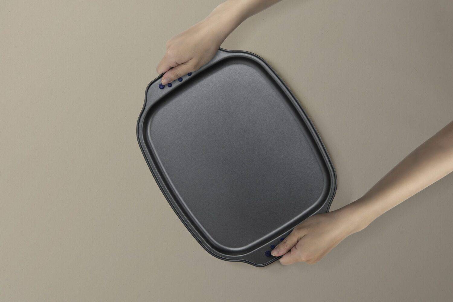 Plaque à biscuits avec revêtement anti-adhésif - 33 x 28 cm - En acier carbone - Convient aux fours - Myway - Imagen 3
