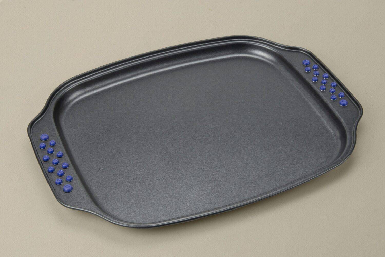 Plaque à biscuits avec revêtement anti-adhésif - 33 x 28 cm - En acier carbone - Convient aux fours - Myway - Imagen 6