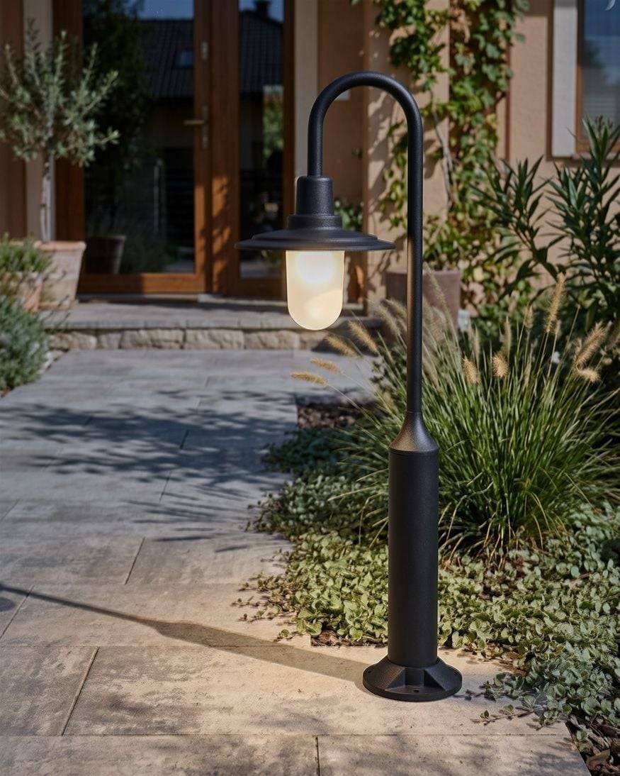 Beliani - Borne Lumineuse Aluminium Noir ABEDES - 20x30x81- Beliani - Image 1