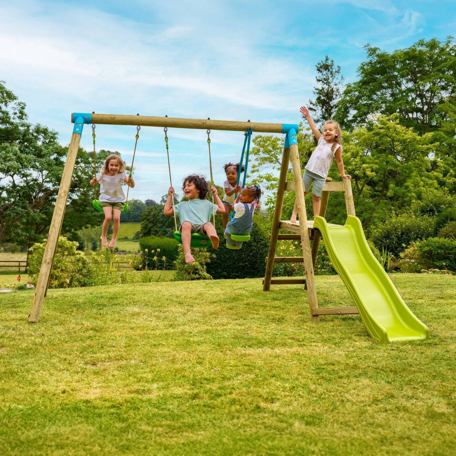 Station de jeux bois AJONC – 2 balançoires + 1 vis-à-vis + toboggan, kit d’ancrage, H 190 cm, bois FSC® – TP TOYS