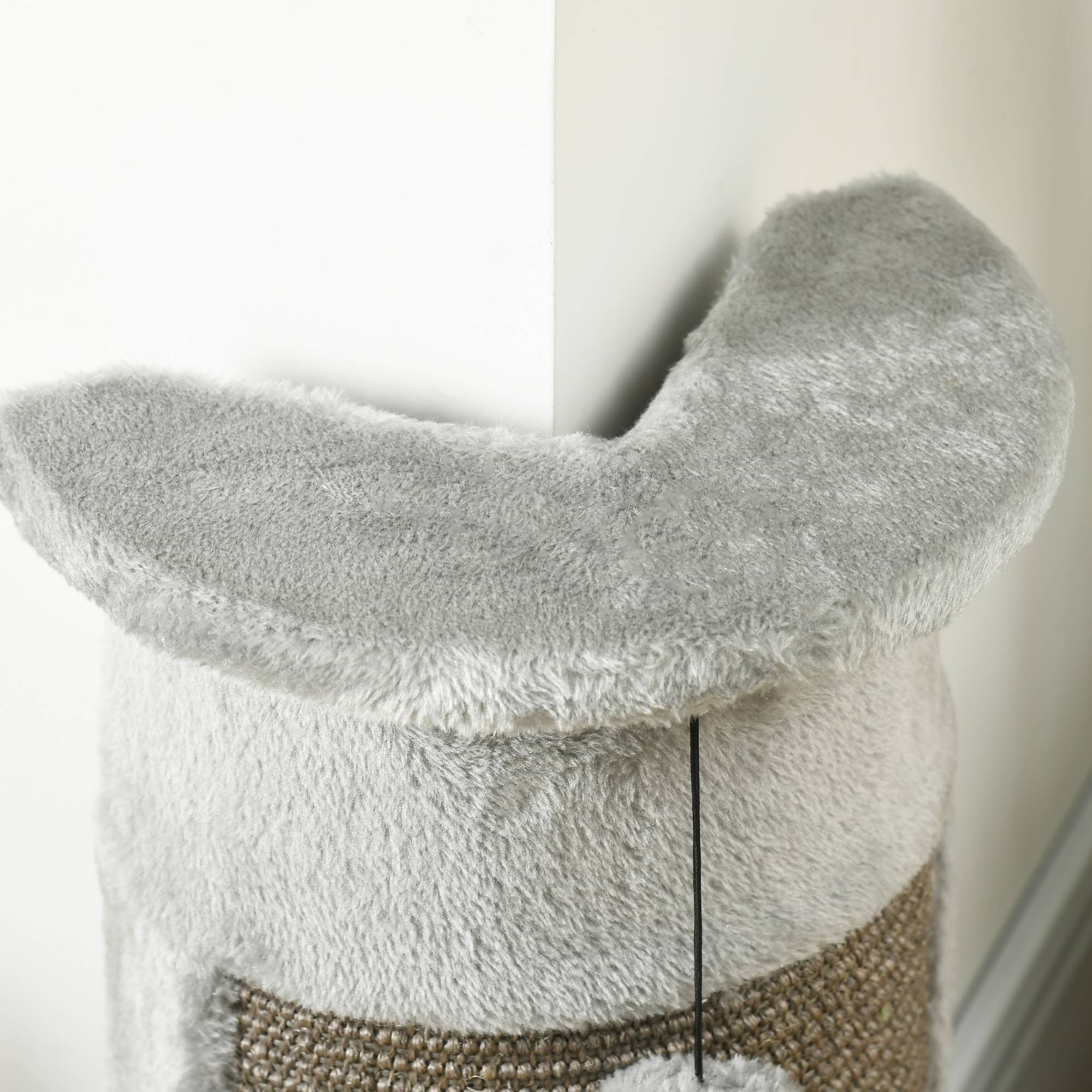 Pawhut - Griffoir grattoir poteau angle 58H cm design jeu boule suspendue + boule sur ressort peluche jute naturelle gris - Imagen 9