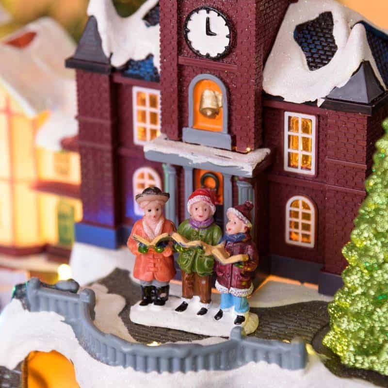 Lotti - Village de noël lumineux Enneigé avec Eglise Petit Train Sapin et Manège pour Enfant en Rotation Musique Lotti - Imagen 7
