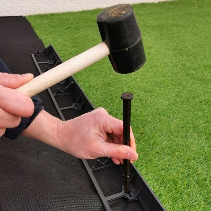Gt Garden - Bordure de jardin droite noire - 7,8 cm x 5 mètres avec 25 piquets d'ancrage - GT GARDEN - Imagen 4