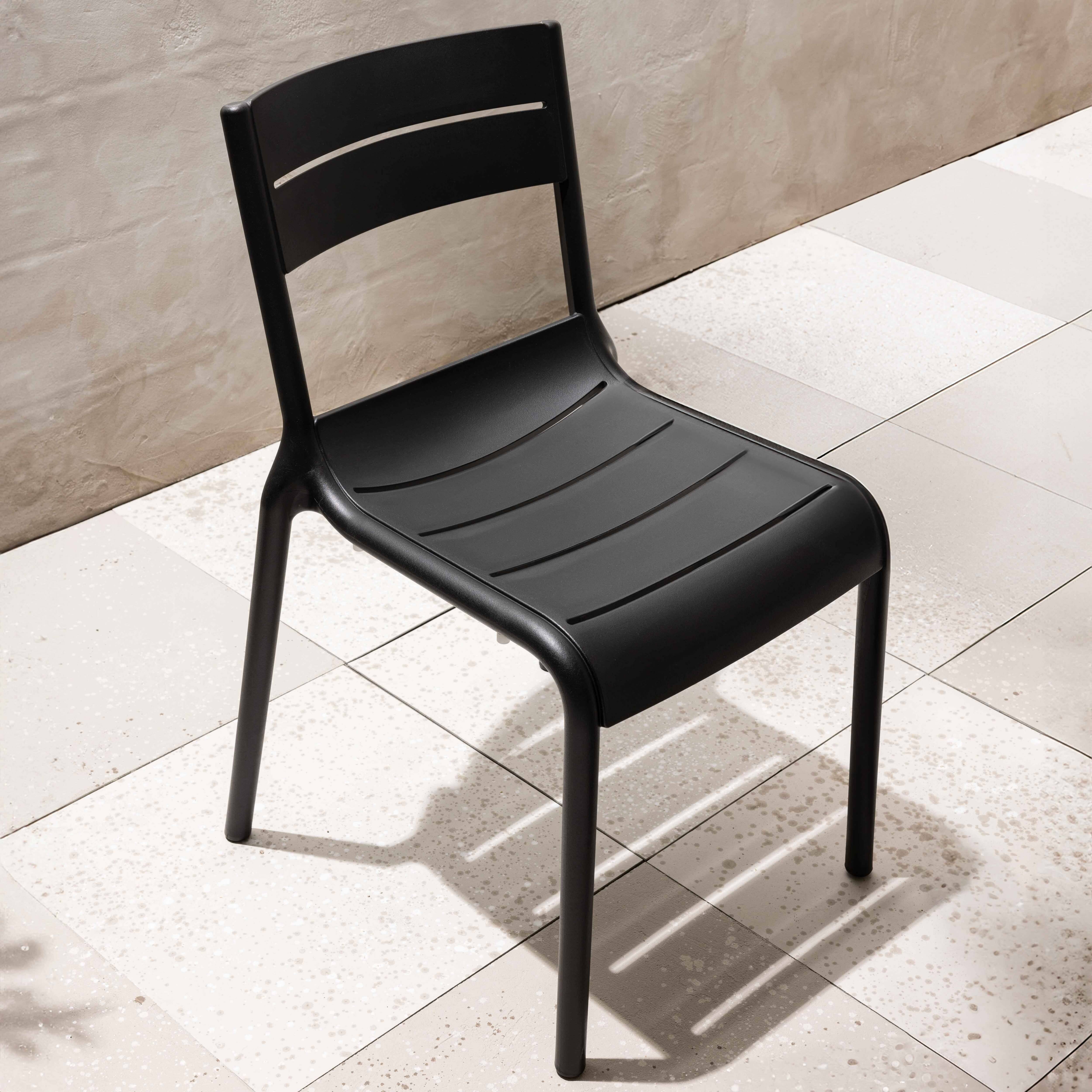 Oviala - Chaise noire de terrasse en plastique Paname - Oviala - Image 2