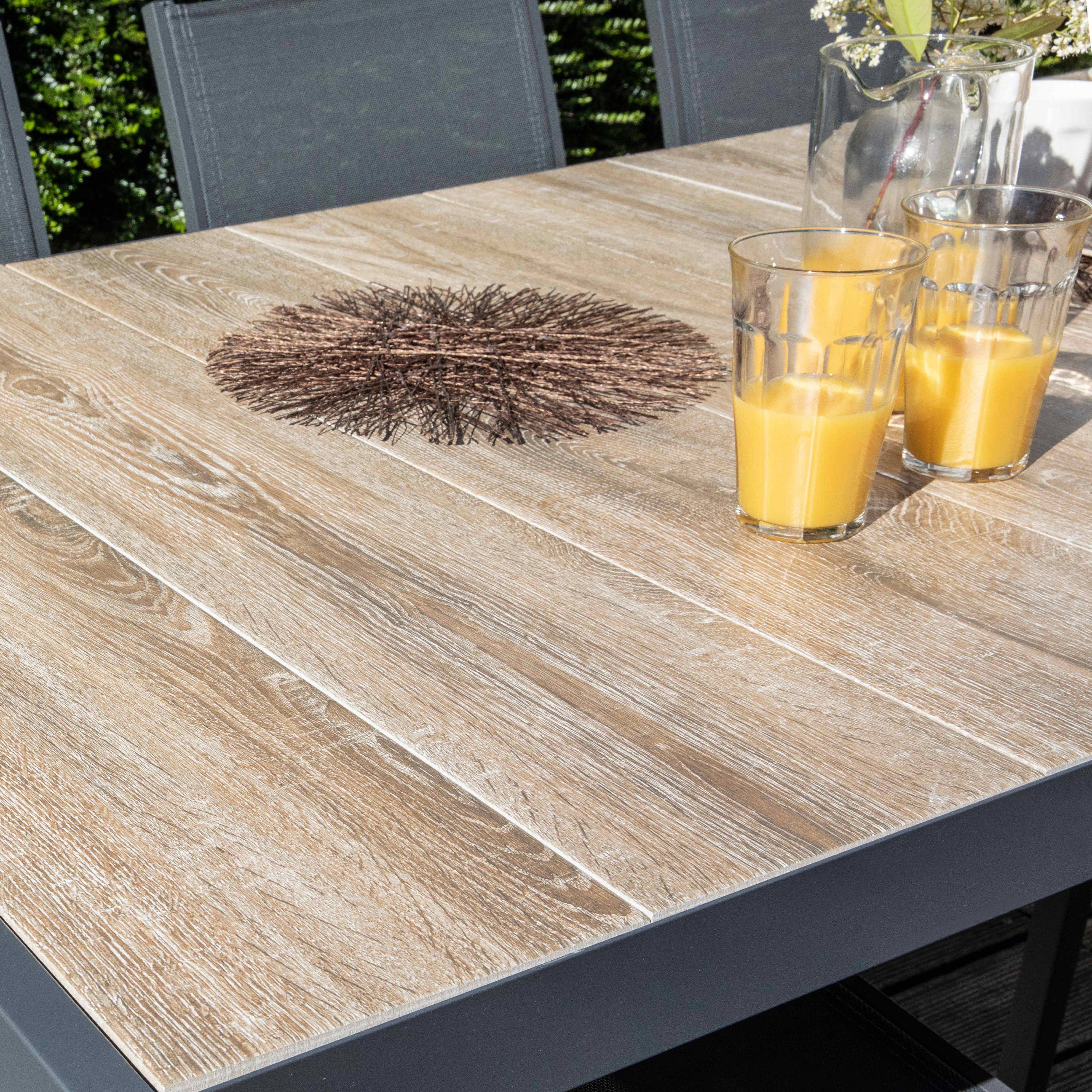 Oviala - Table de jardin aluminium et céramique aspect bois 8 places 206x100 cm Tivoli - Oviala - Imagen 4