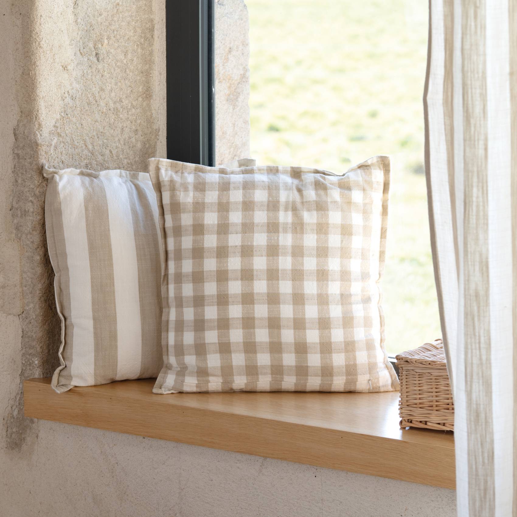 Home Maison - Housse de coussin recto-verso 100% coton rayures et vichy LOURMARIN - HOME MAISON - Coton - Beige - Image 3
