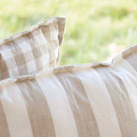 Home Maison - Housse de coussin recto-verso 100% coton rayures et vichy LOURMARIN - HOME MAISON - Coton - Beige - Image 2