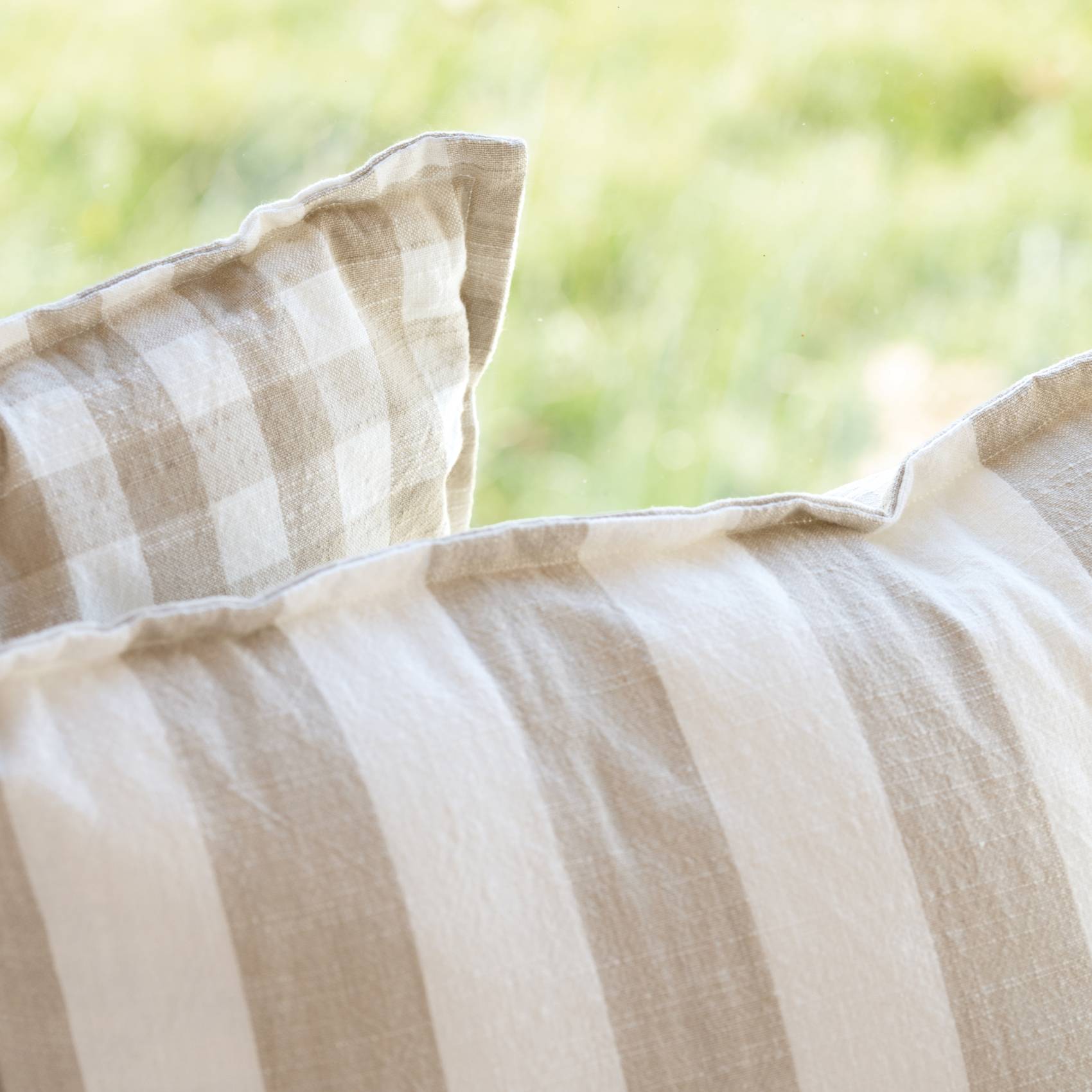 Home Maison - Housse de coussin recto-verso 100% coton rayures et vichy LOURMARIN - HOME MAISON - Coton - Beige - Image 2