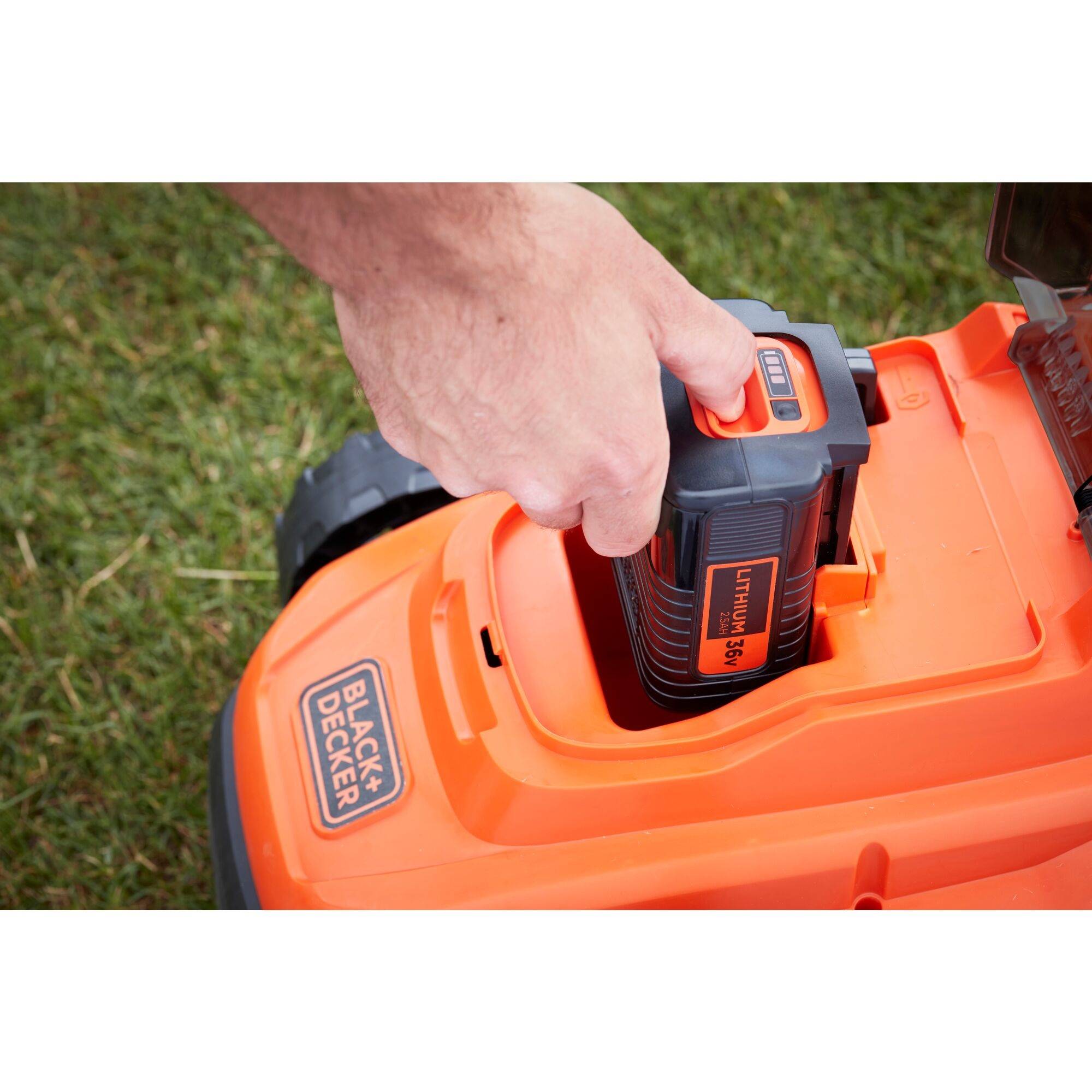 BLACK+DECKER Tondeuse 33cm sans fil LITHIUM 36V avec 1 batterie 2,5Ah BCMW3336L1-QW - Image 6