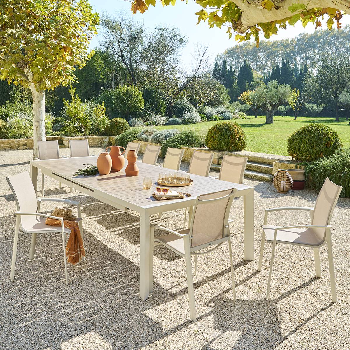 Hesperide - Table de jardin extensible "Évasion" effet bois lin & argile 14 places lates en aluminium - Hespéride