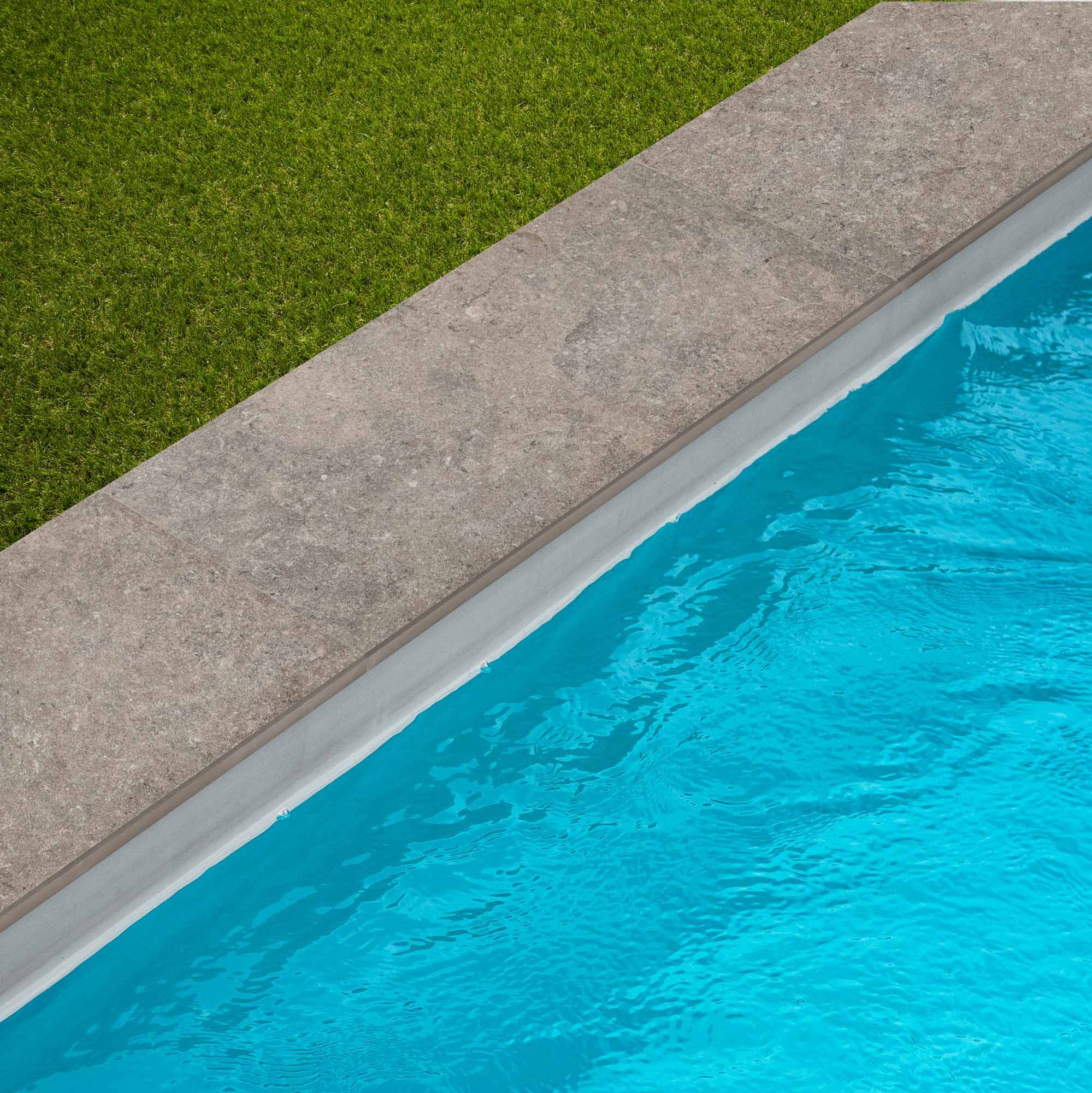 Margelle de piscine effet Pierre Gris Cotto 60x28x2 cm Bord Droit Pietra  - RO'MA CARRELAGE