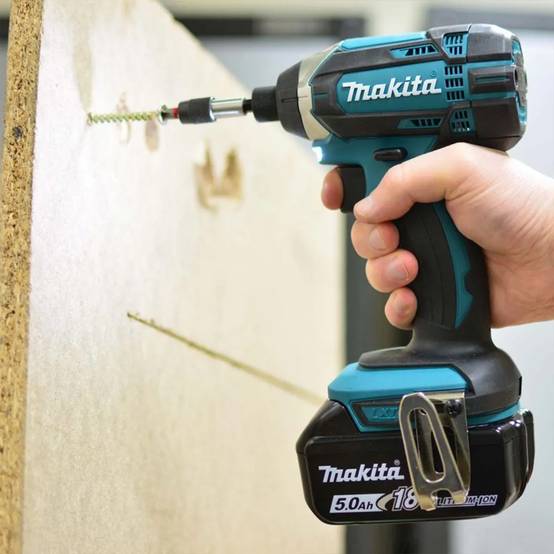 Makita - LOT MAKITA 18V - Perceuse Visseuse DDF453 + Visseuse à chocs DTD146 - MAKITA - Avec 2 batteries 18V3.0Ah - MakPac - DLX2022SJ3 - Imagen 6