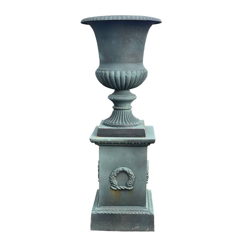 La Grande Prairie - Vase Médicis fonte sur socle 45x45x110cm