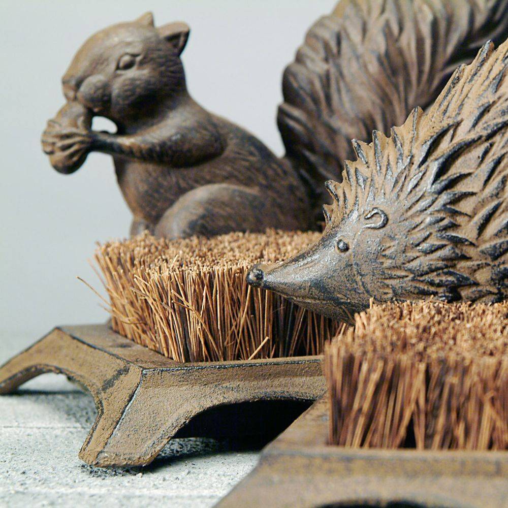 Esschert Design - Brosse nettoyage chaussure en fonte et fibre de coco Ecureuil Best For Boots - Imagen 2