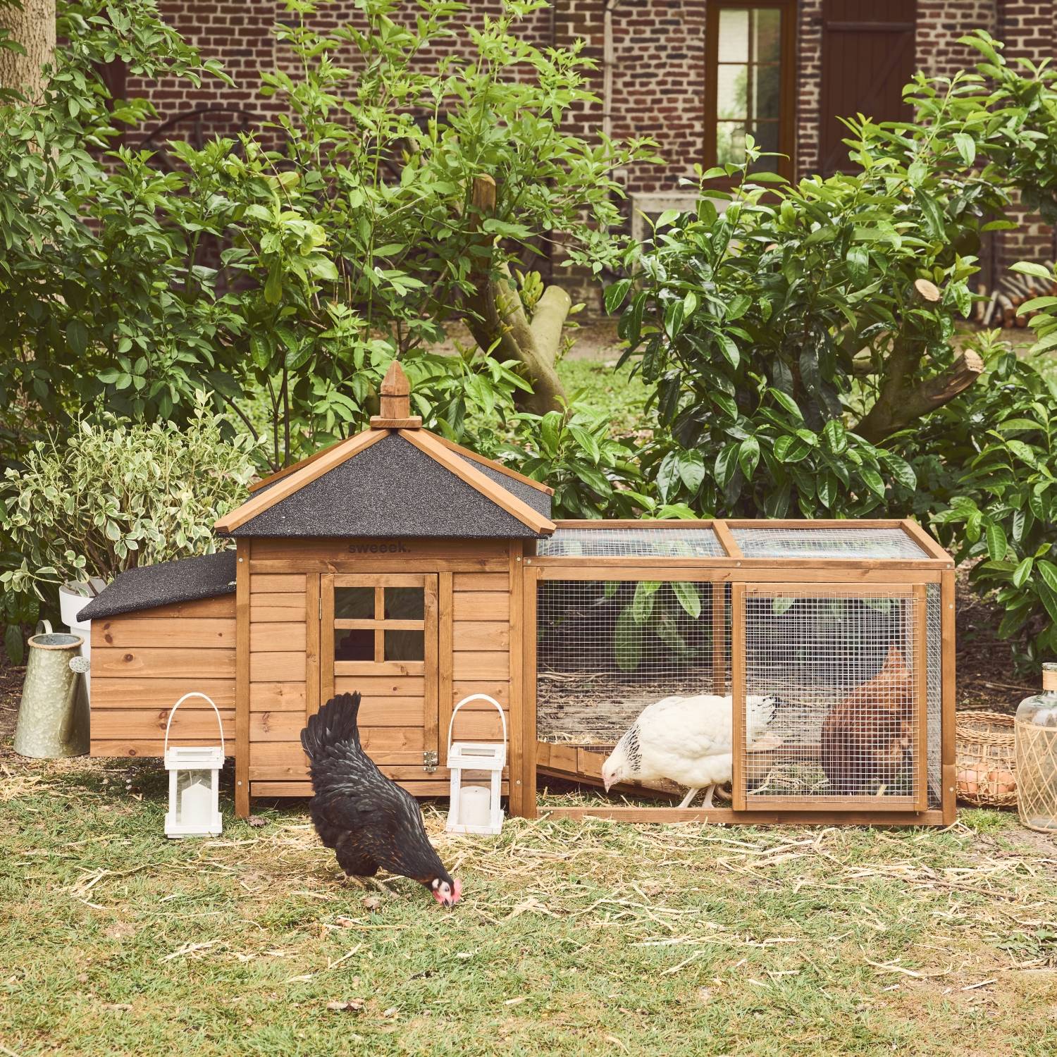sweeek - Poulailler en bois JAVA. 2 poules. cage à poule avec enclos | sweeek - Image 1