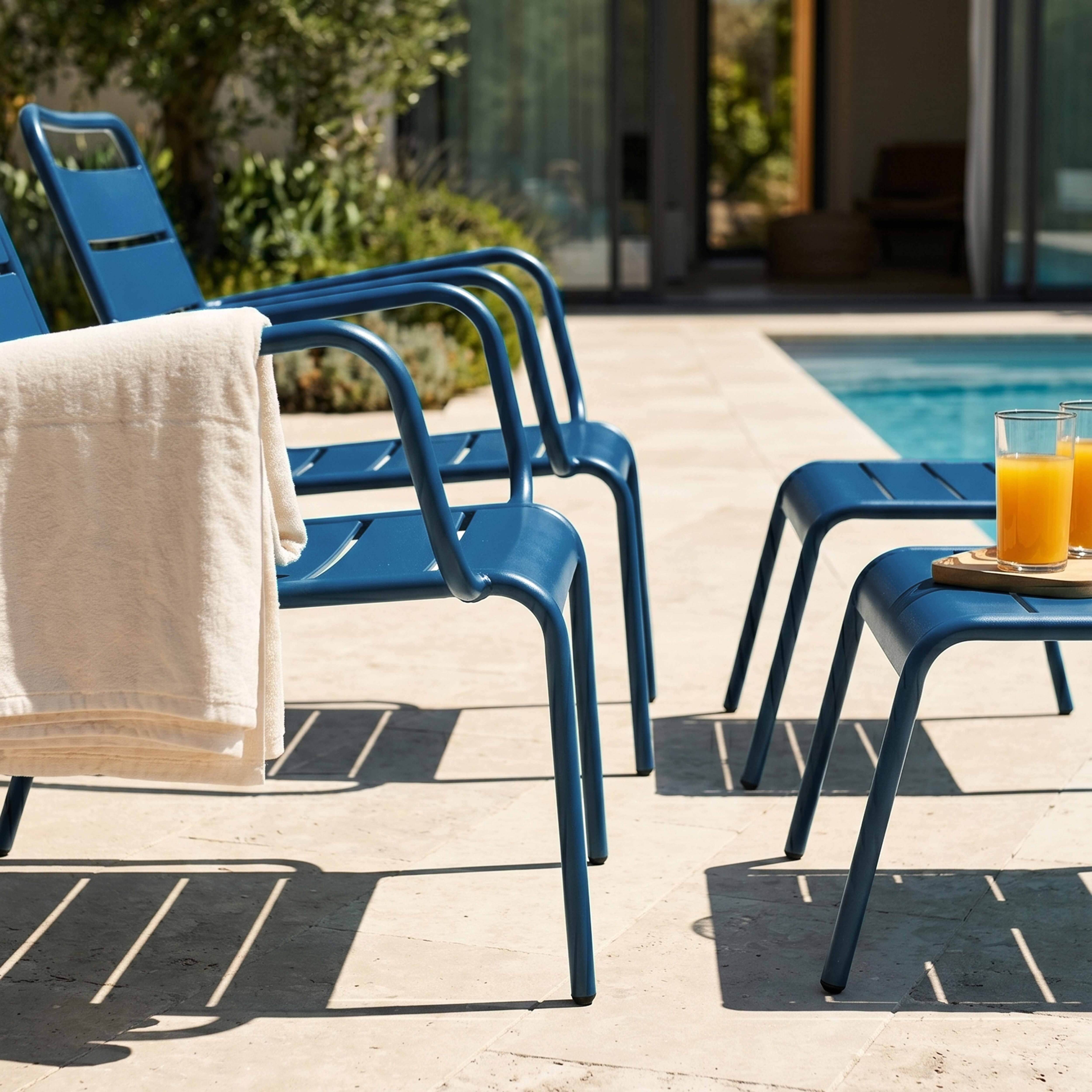 Oviala - Lot de 2 fauteuils relax avec repose-pieds en métal bleu pacific Palavas - Oviala - Imagen 3