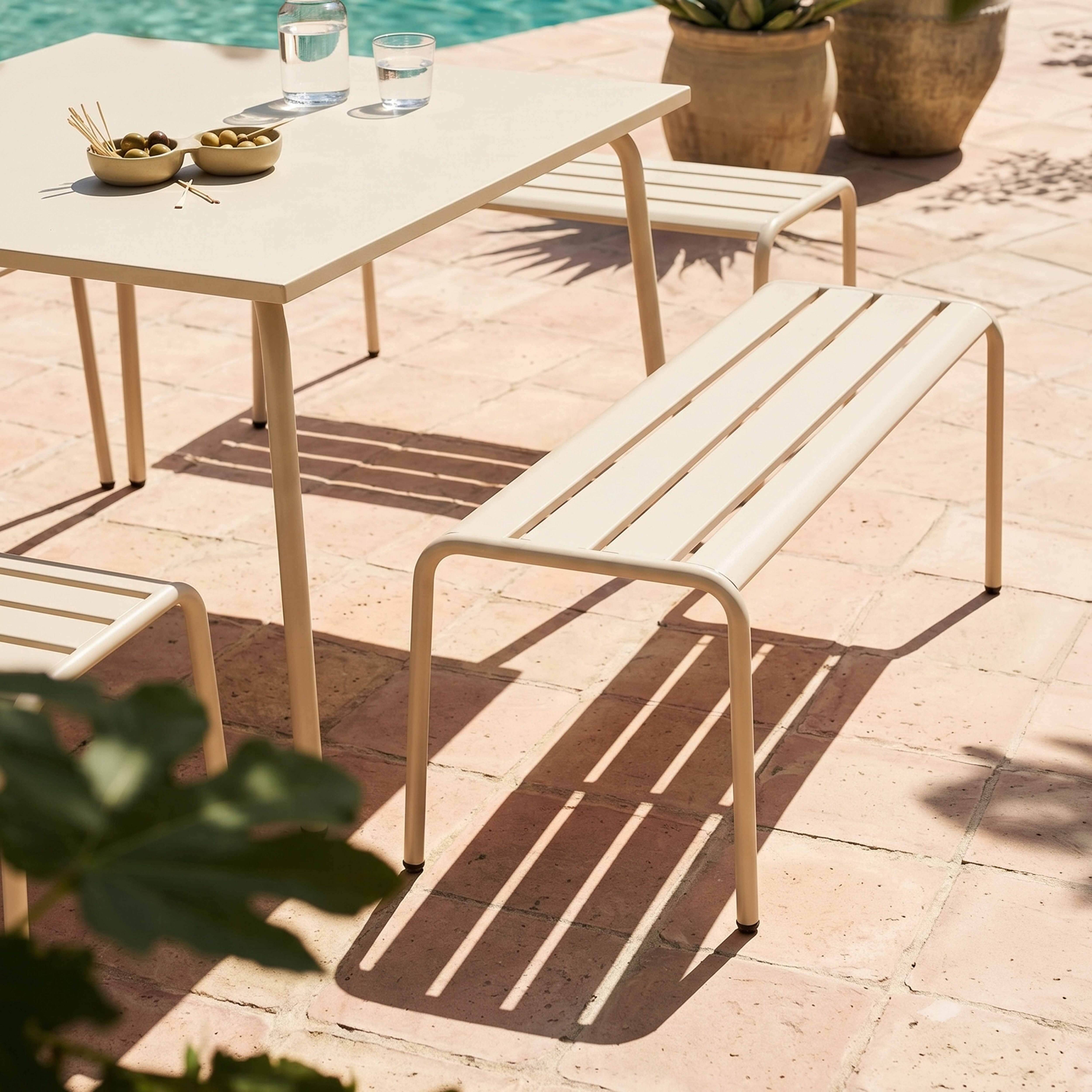 Oviala - Ensemble table de jardin carrée et 4 bancs en métal ivoire Palavas - Oviala - Imagen 4