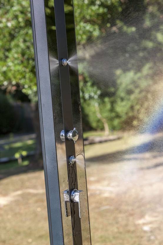 Douche solaire en aluminium haut de gamme / Avec douchette et robinet lave-pieds / 38 L - Image 5