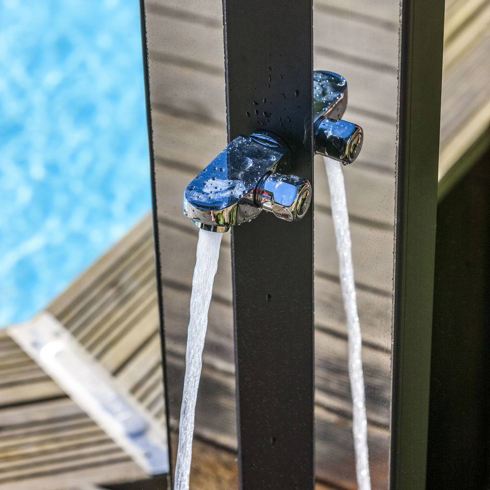 Douche solaire en aluminium haut de gamme / Avec douchette et robinet lave-pieds / 38 L - Image 6