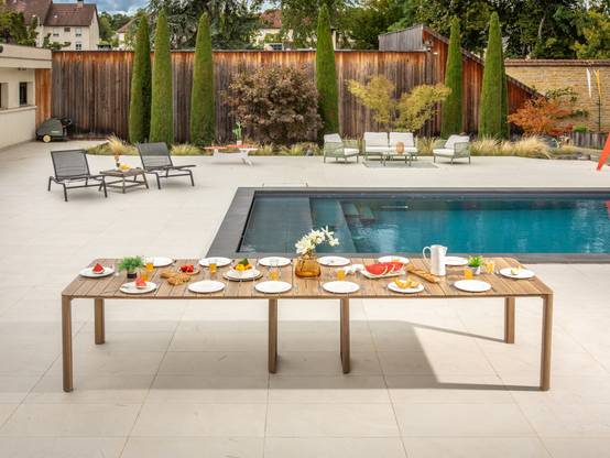 Table de jardin rectangulaire extensible Roko, 3,7 m, 6 rallonges, aspect teck - Jardiline - Image 1