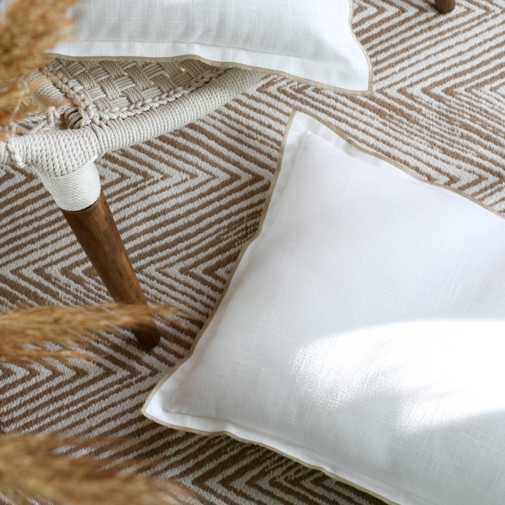 Lovely Casa - Coussin volant plat feston noir coton - LOVELY CASA - Coton - Blanc - Image 6