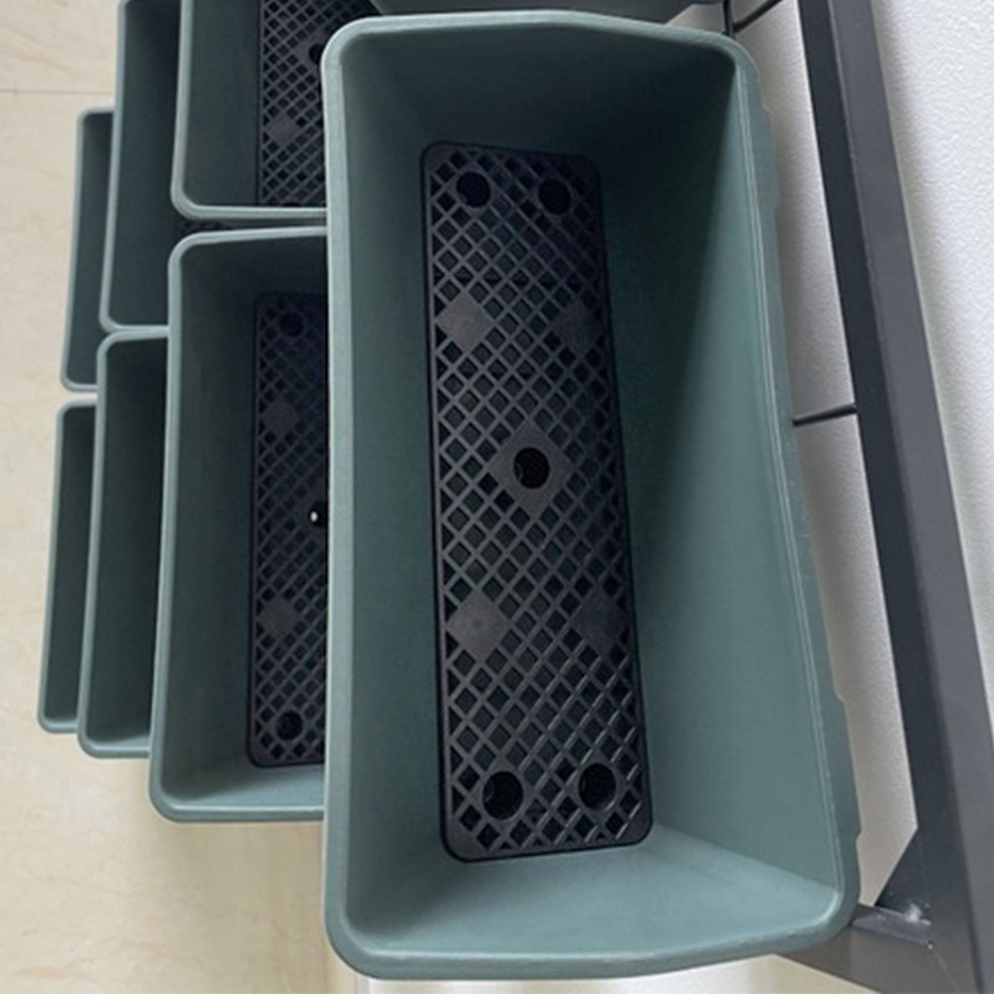 potager vertical mural 4 niveaux 8 pots acier plastique 52x14x90 jardin vertical vert noir - Image 10