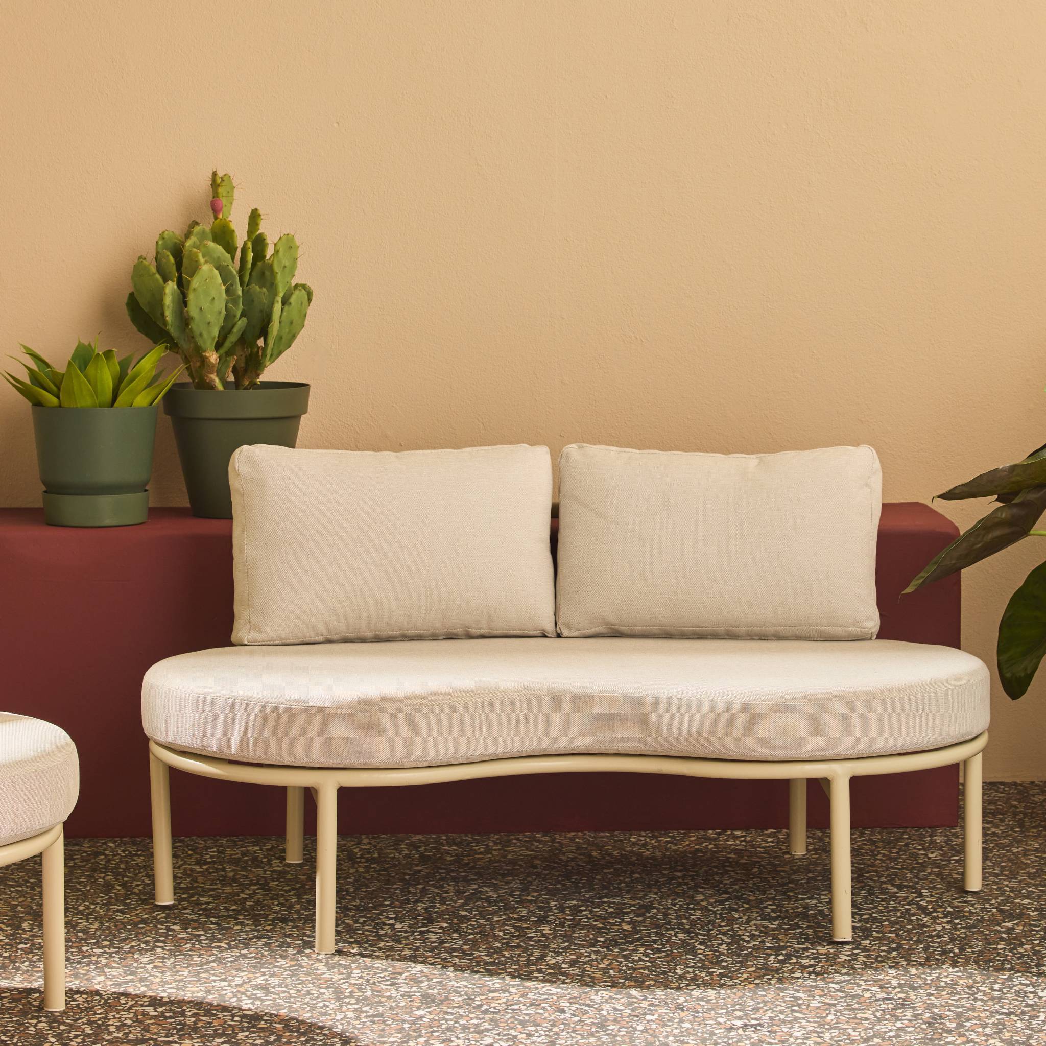 Salon de jardin aluminium et tissu beige 4 places. forme organique. table ronde - Solena | sweeek - Image 3