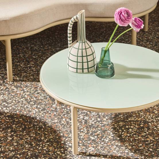 Salon de jardin aluminium et tissu beige 4 places. forme organique. table ronde - Solena | sweeek - Image 6