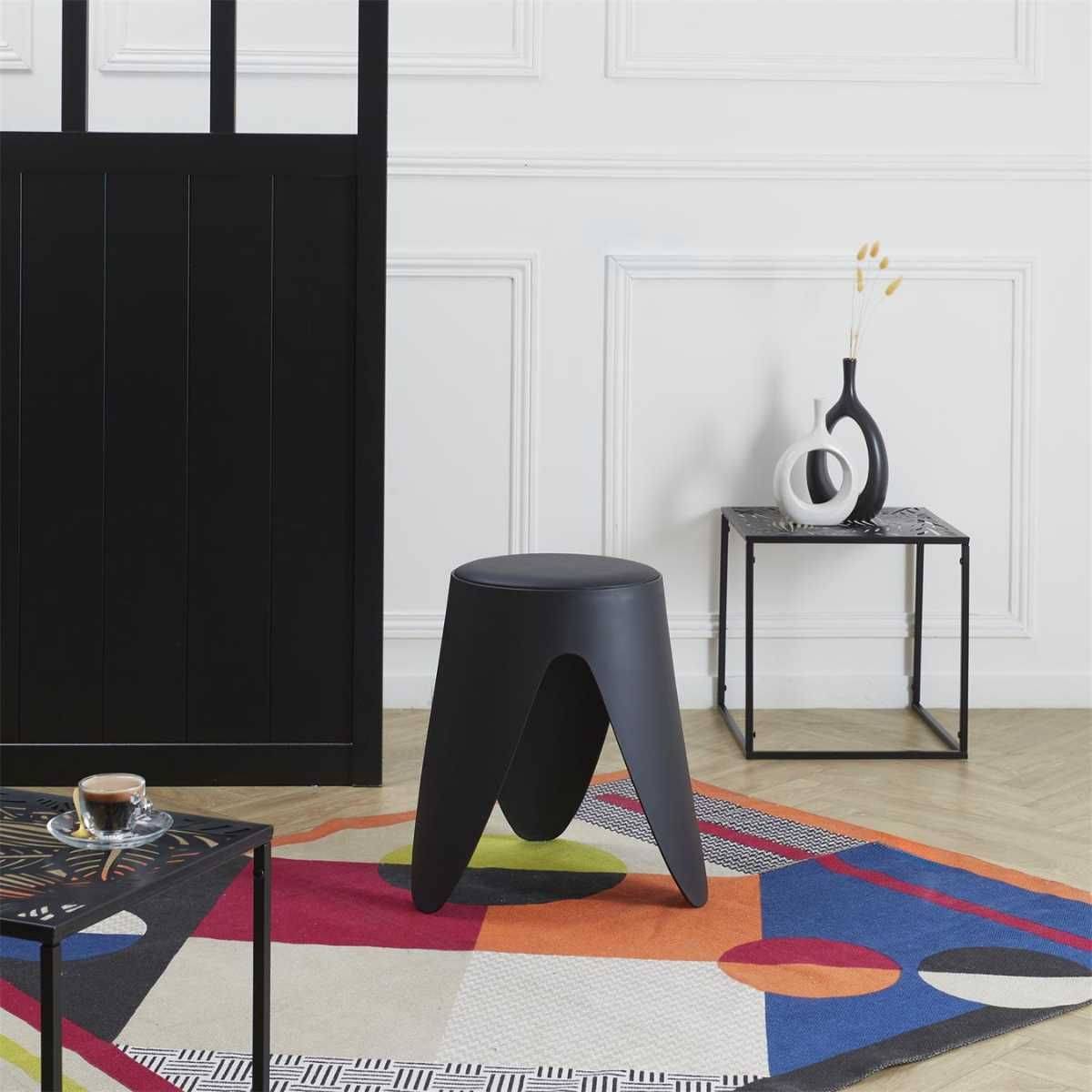 Tabouret Noir Tulipe en Polypropylène Empilable Ø46 cm - QARIS - Image 2