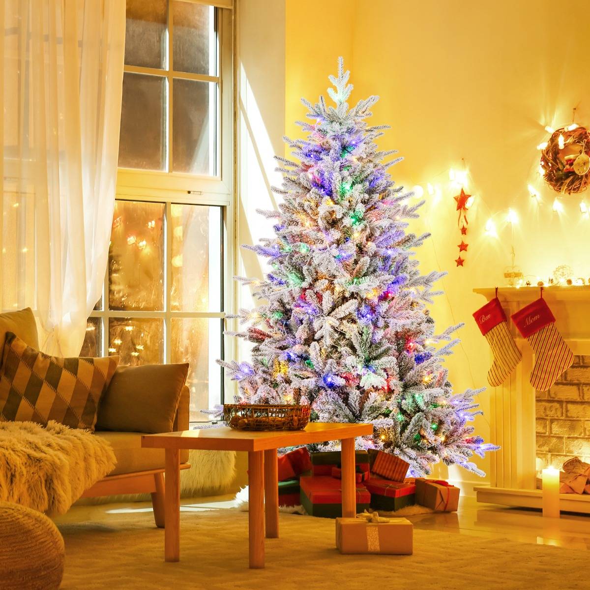 Sapin De Noël Artificiel Pré-Éclairé YITAHOME 140 Cm – Fin Style Pencil Tree Avec 358 Branches PE/PVC, 100 LED Blanc Chaud & 11 Baies Rouges – Décoration Élégante Petit Espace