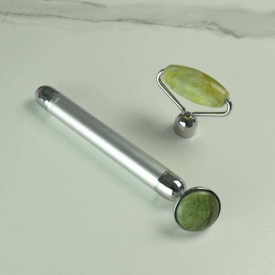 Masseur Visage Roller Pierre Aventurine Électrique – Micro Vibration -Efficacité - Anti-Age - Stimule circulation sanguine - Sun&Sia - Image 3