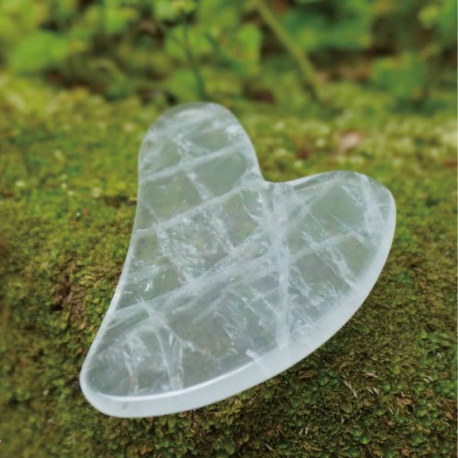 Gua Sha Cristal de roche- Masseur Visage et Corps- Massage Facial Anti-Age- Stimule circulation sanguine- Housse fournie - Sun&Sia - Image 8