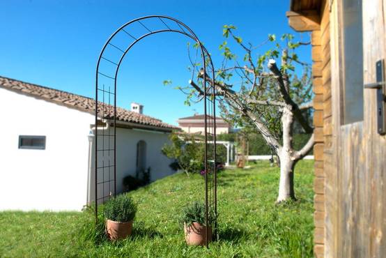 Louis Moulin - Arche de jardin treillage en fer vieilli tubes ronds petit modèle + 4 supports poteaux à enfoncer - LMOULIN - Image 3