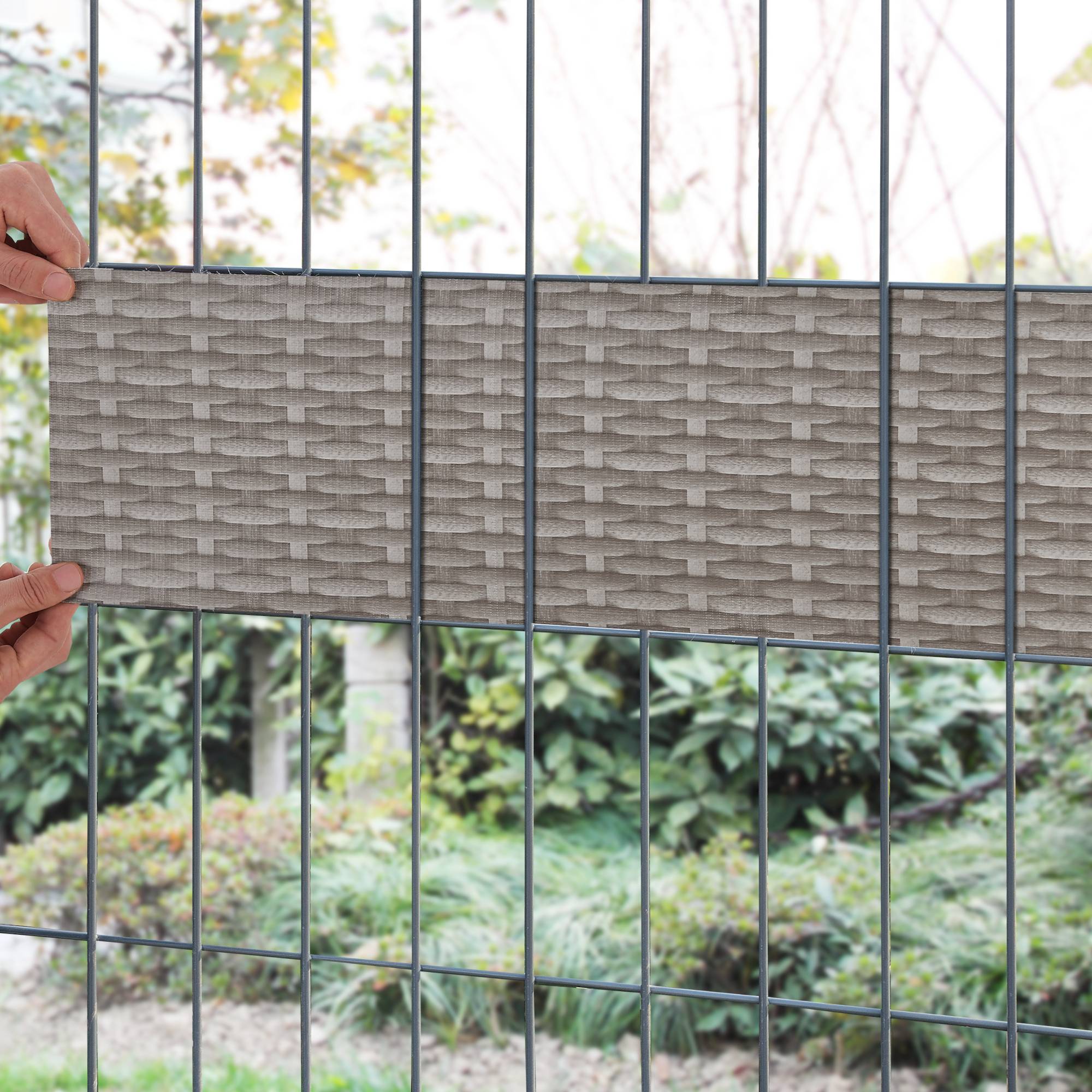 Lot de 4 bandes de brise-vue Jesteburg PVC 140 m x 19 cm 26,6 m² gris avec aspect rotin [en.casa] - Imagen 4