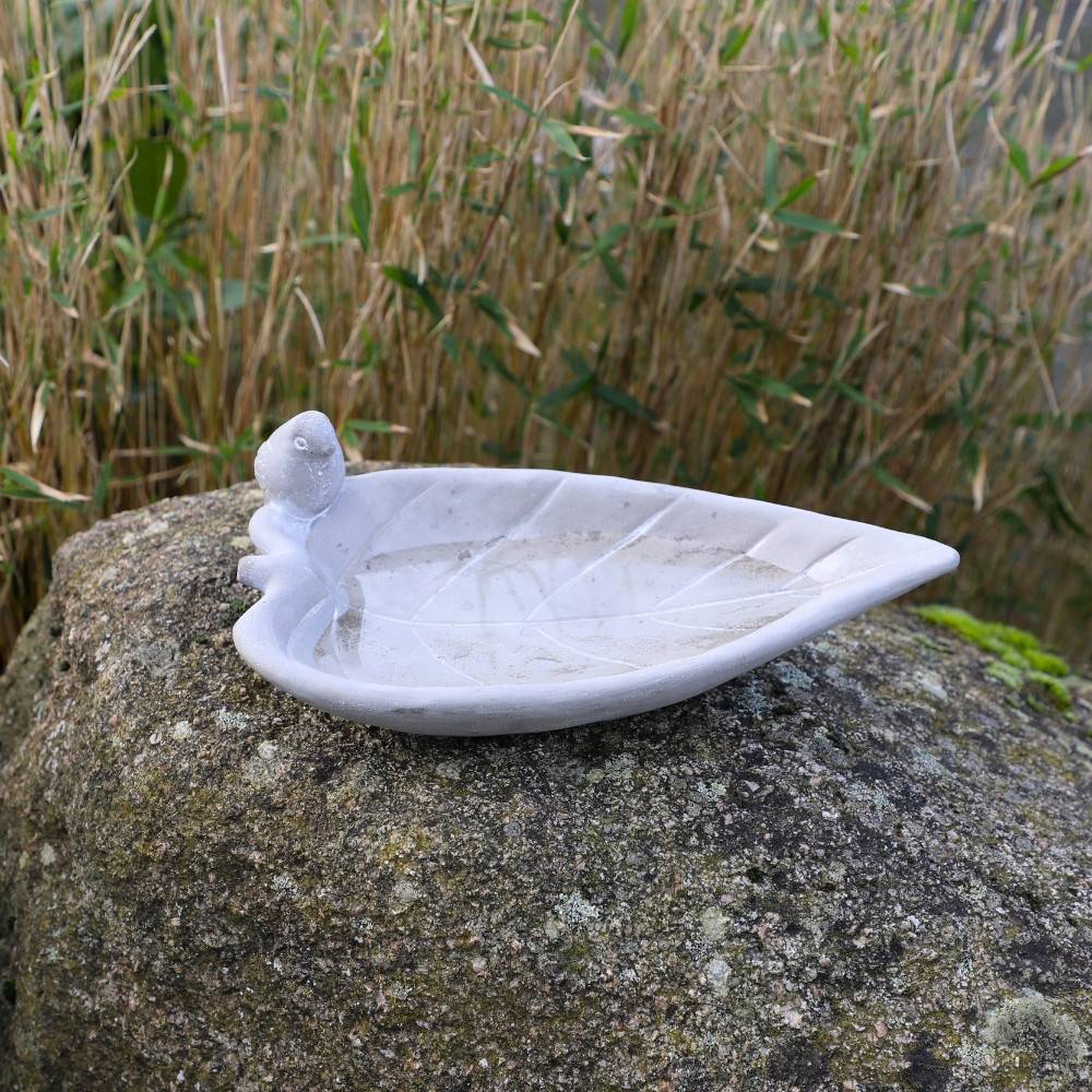 Bain d'oiseaux en béton gris 24 x 13 x 8 cm Chemin de campagne - Imagen 2