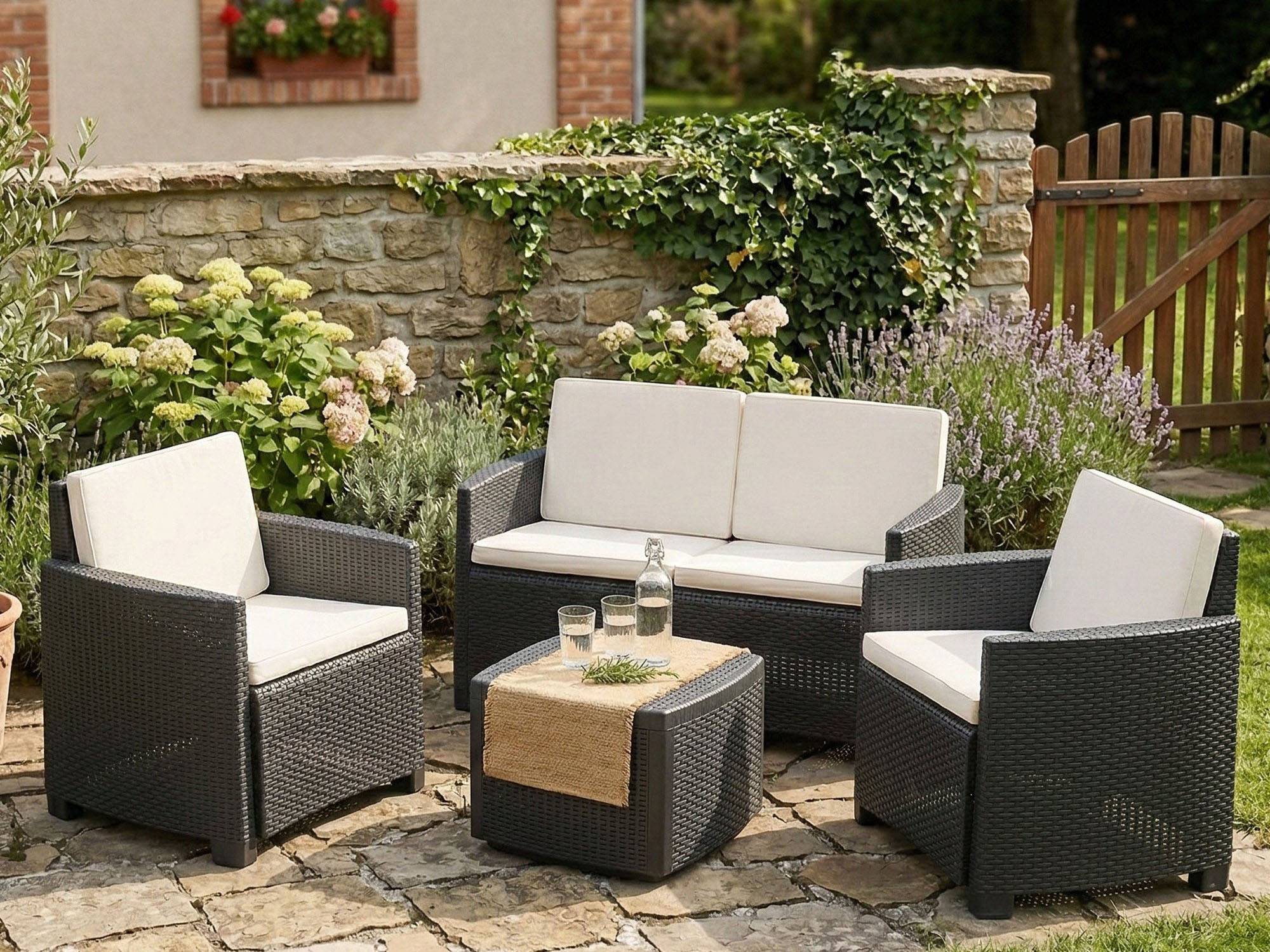 Dmora - Salon d'extérieur Dbacc, composition de jardin avec 2 fauteuils, 1 canapé et 1 table de rangement, effet rotin avec coussins, Anthracite - Dmora - Imagen 6