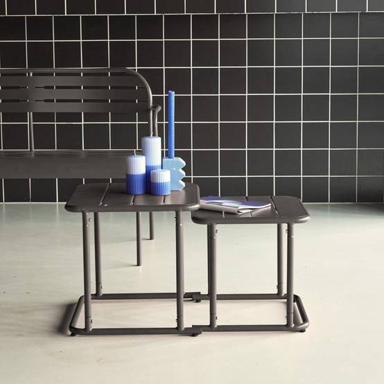 sweeek - Table gigogne extérieure carrée en acier 45cm anthracite - Amélia | sweeek - Image 1